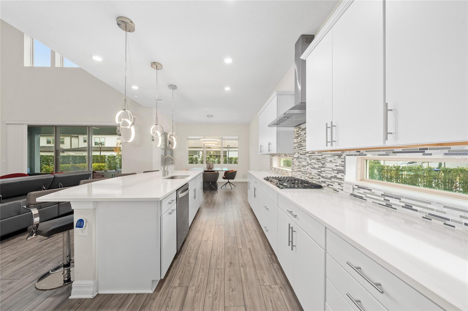 8024 LEAF GROVE CIRCLE CIR