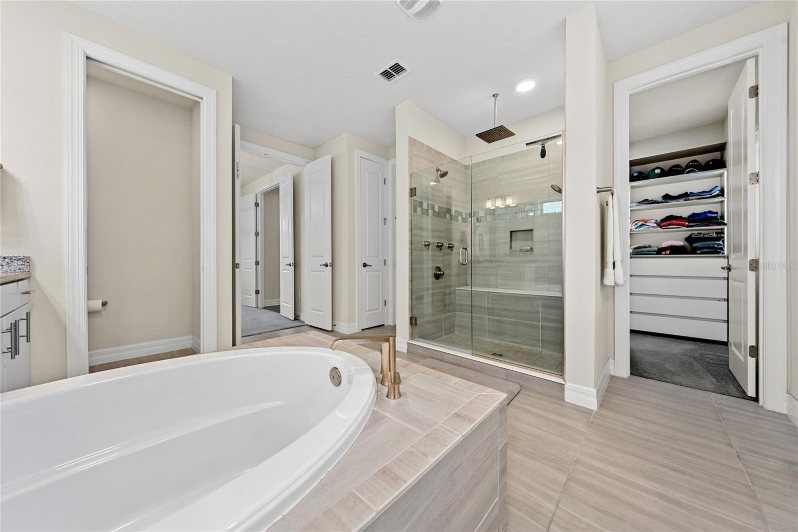 8024 LEAF GROVE CIRCLE CIR