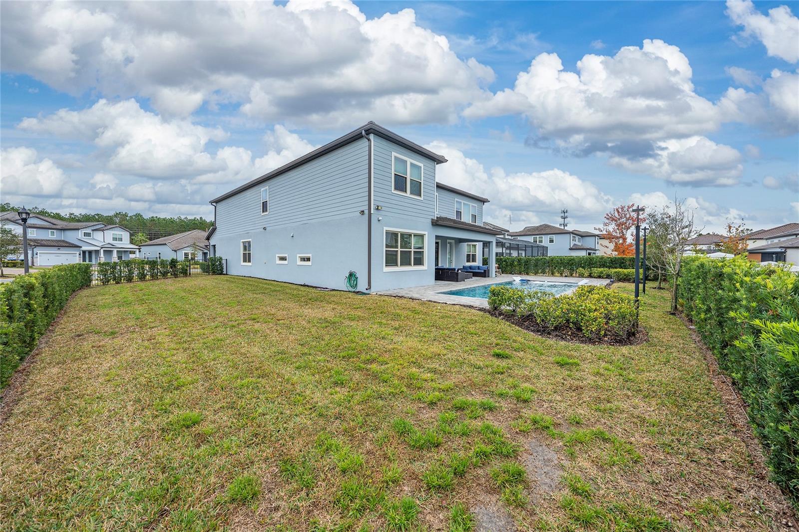 8024 LEAF GROVE CIRCLE CIR
