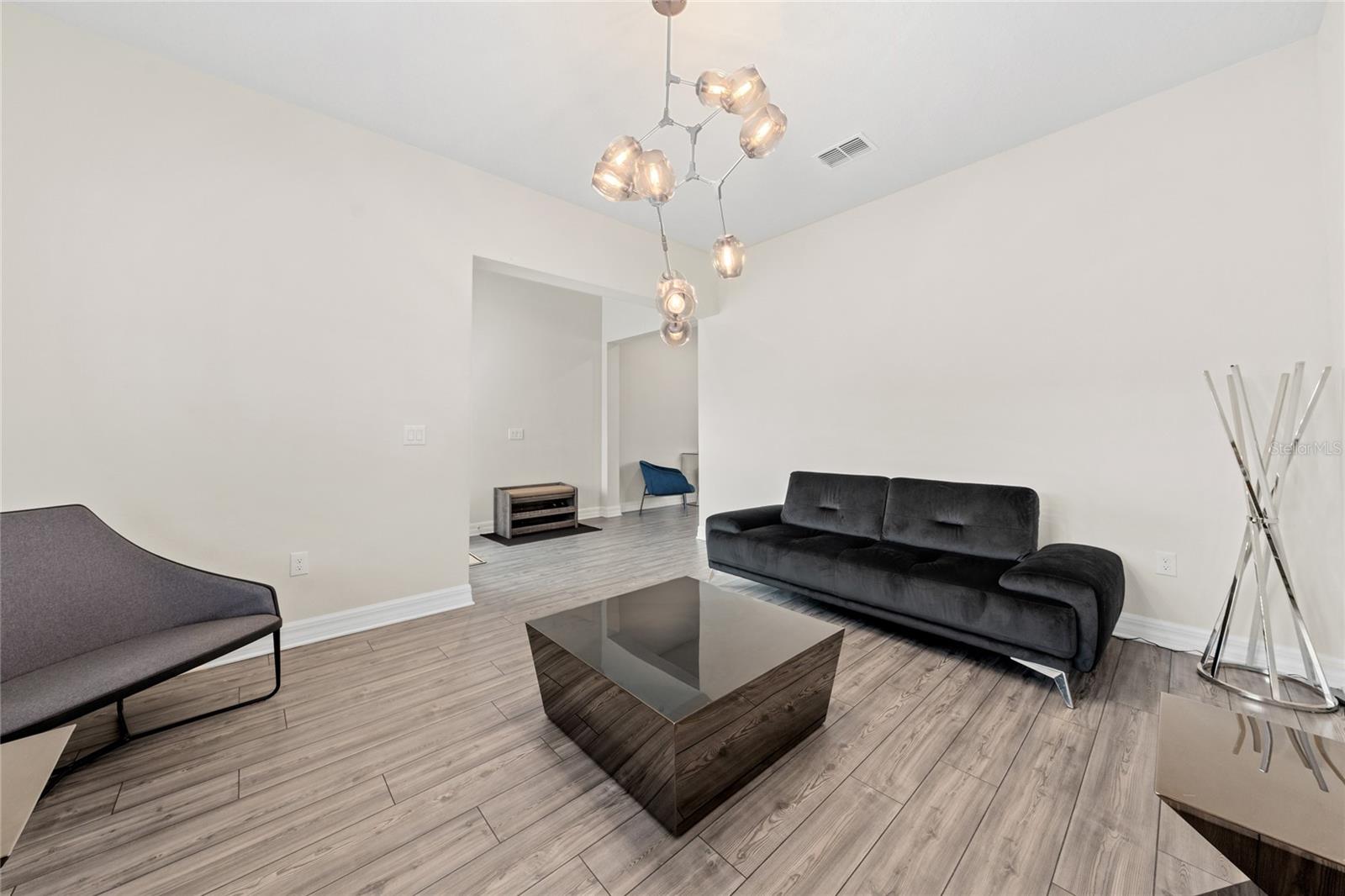 8024 LEAF GROVE CIRCLE CIR
