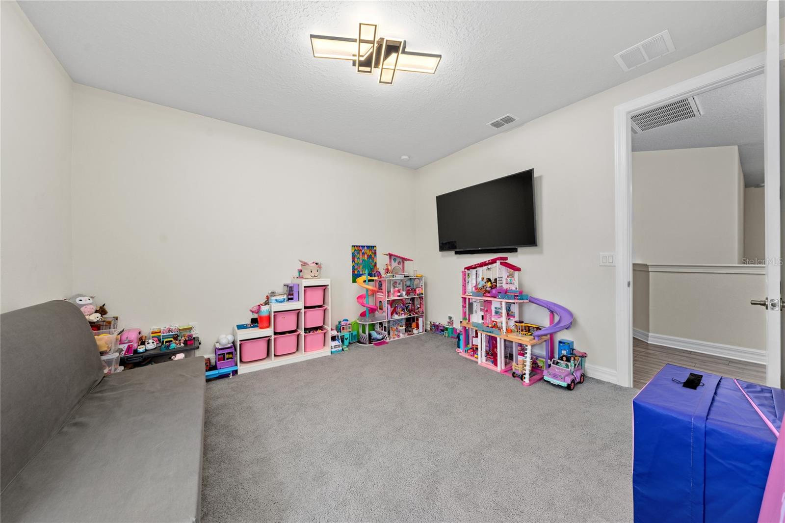 8024 LEAF GROVE CIRCLE CIR