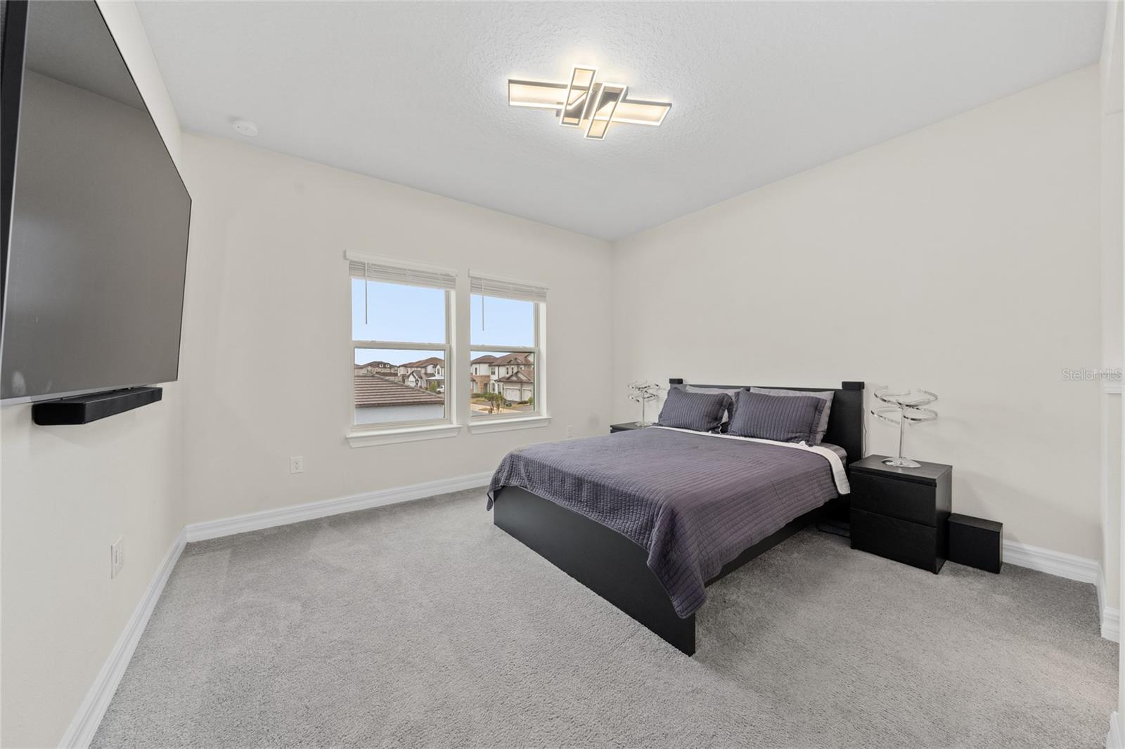 8024 LEAF GROVE CIRCLE CIR