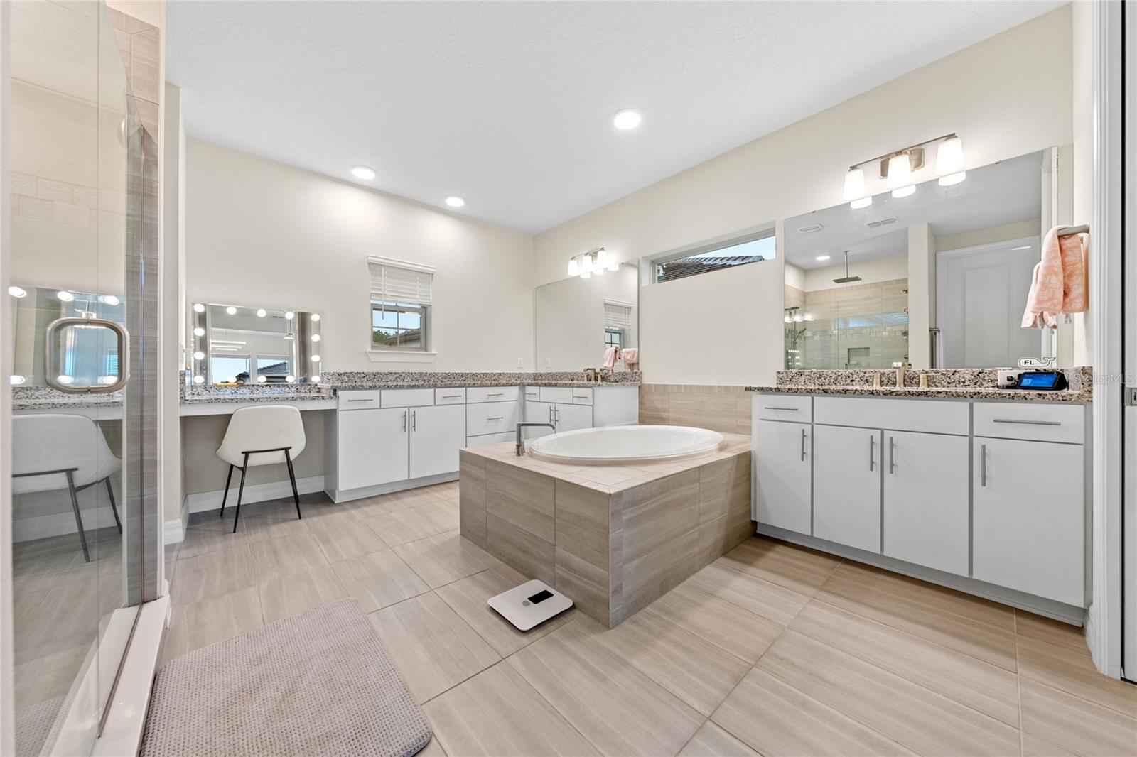 8024 LEAF GROVE CIRCLE CIR