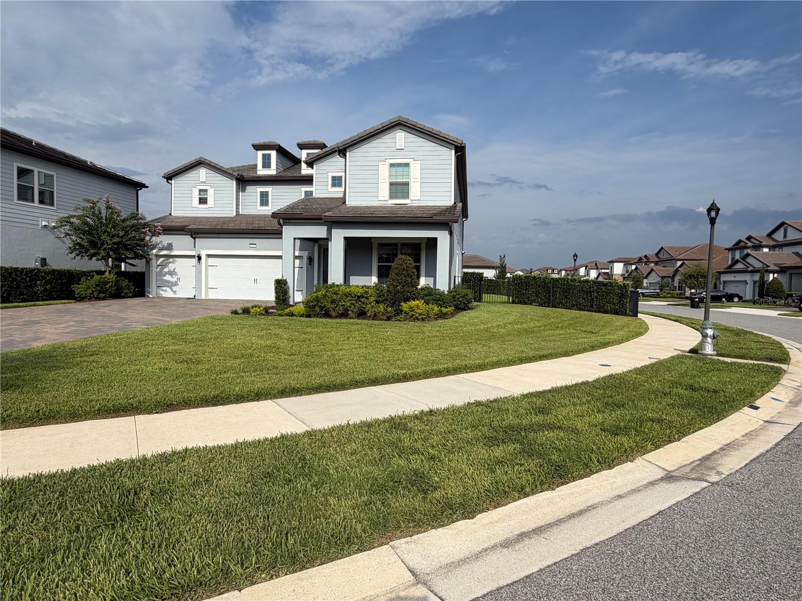 8024 LEAF GROVE CIRCLE CIR