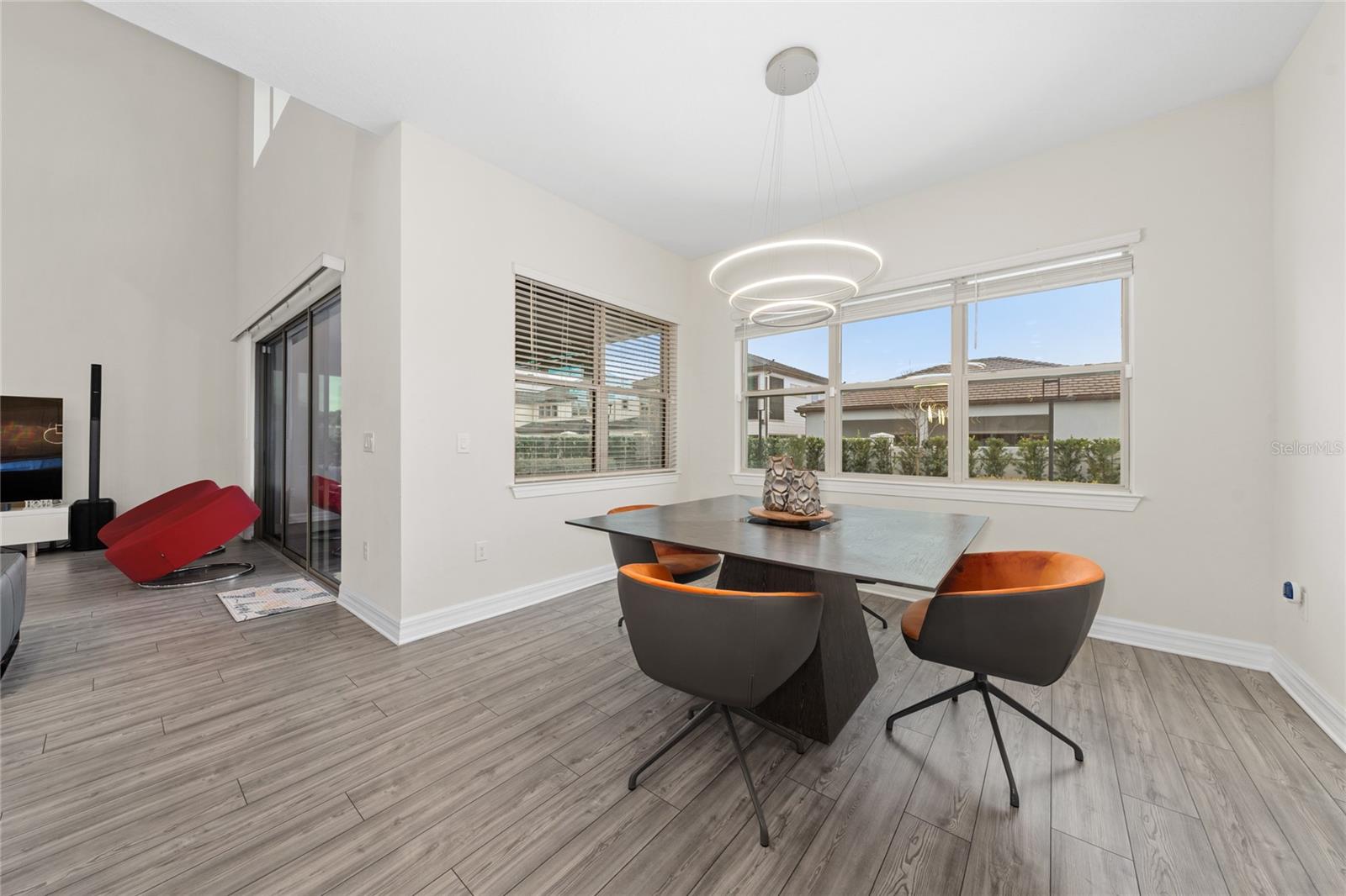 8024 LEAF GROVE CIRCLE CIR