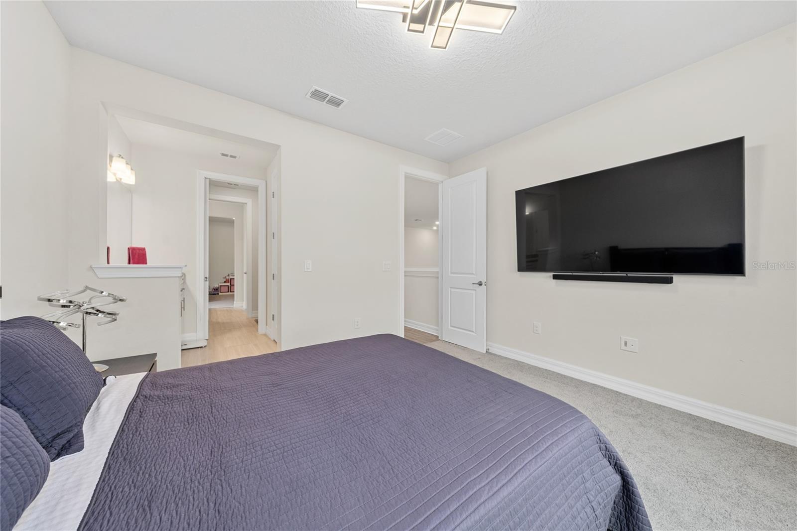 8024 LEAF GROVE CIRCLE CIR
