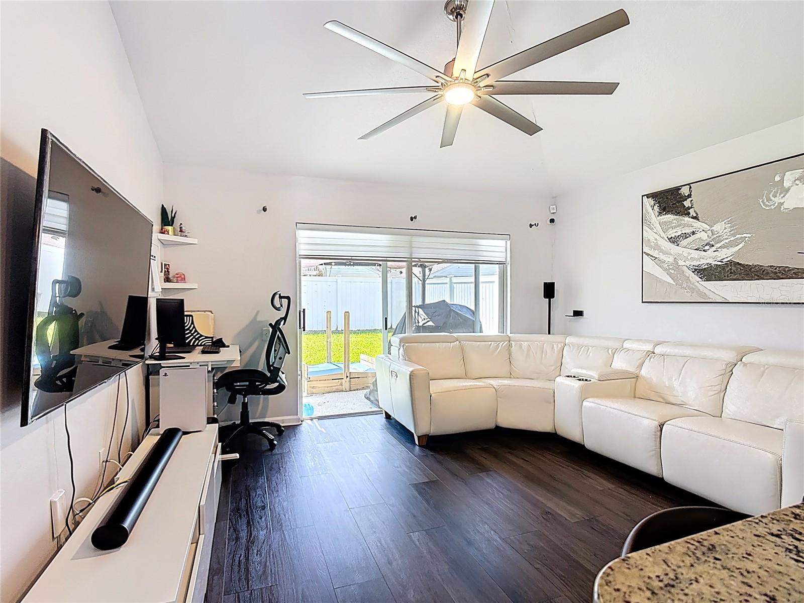 3238 WHOOPING CRANE RUN