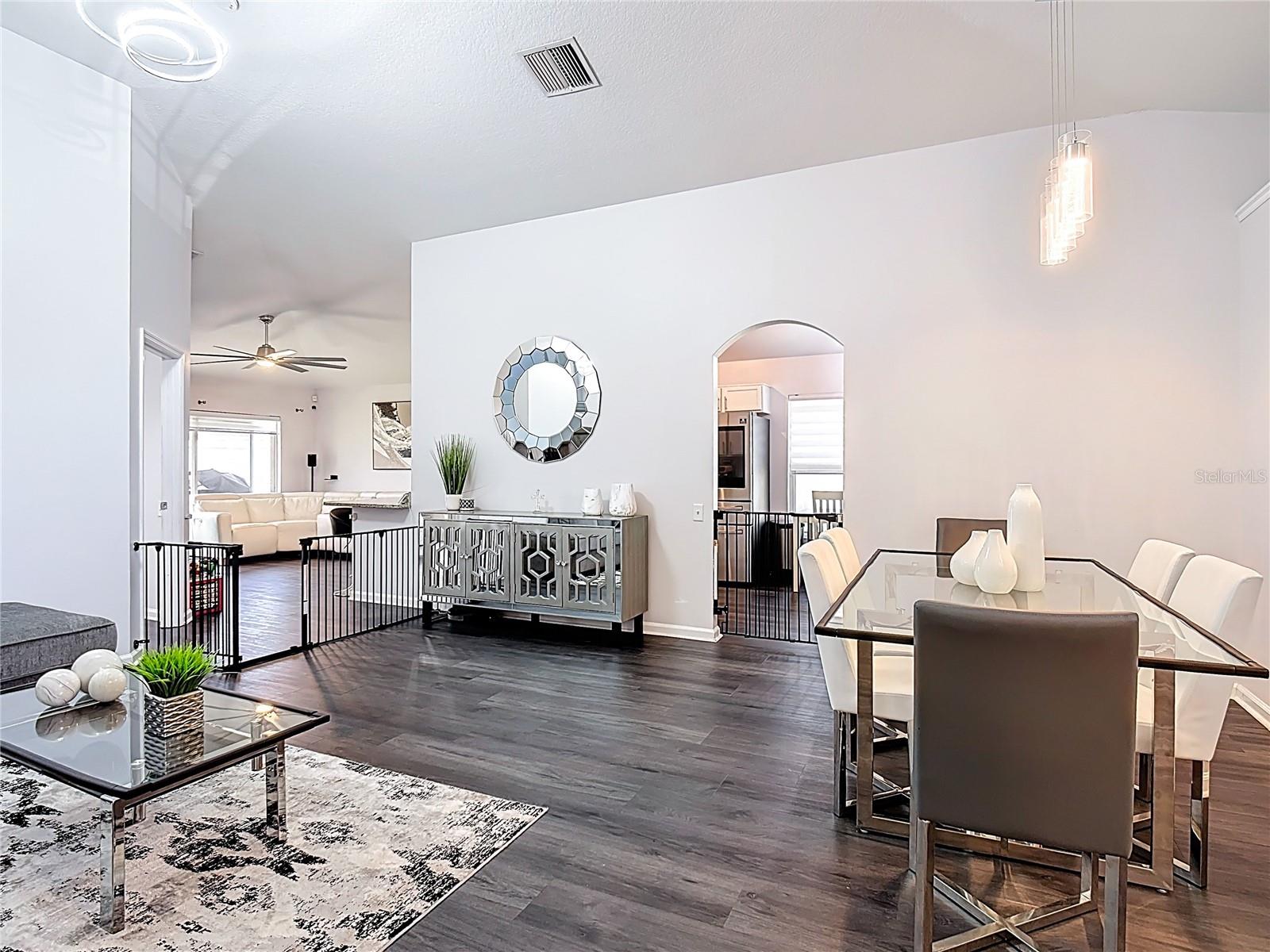 3238 WHOOPING CRANE RUN