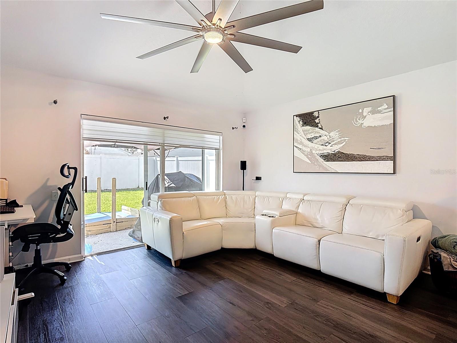 3238 WHOOPING CRANE RUN