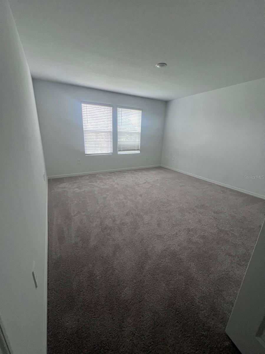 424 WAYLAND DR