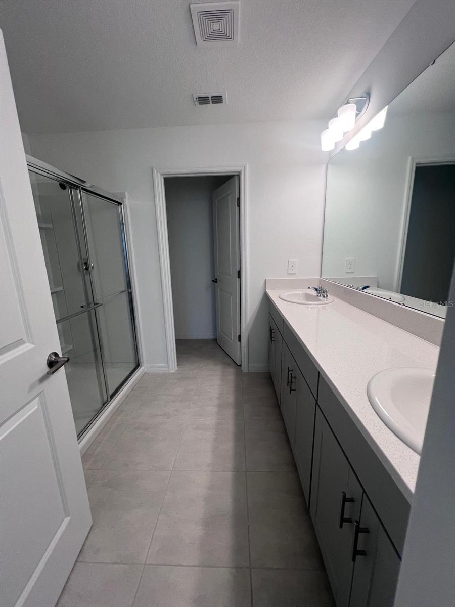 424 WAYLAND DR