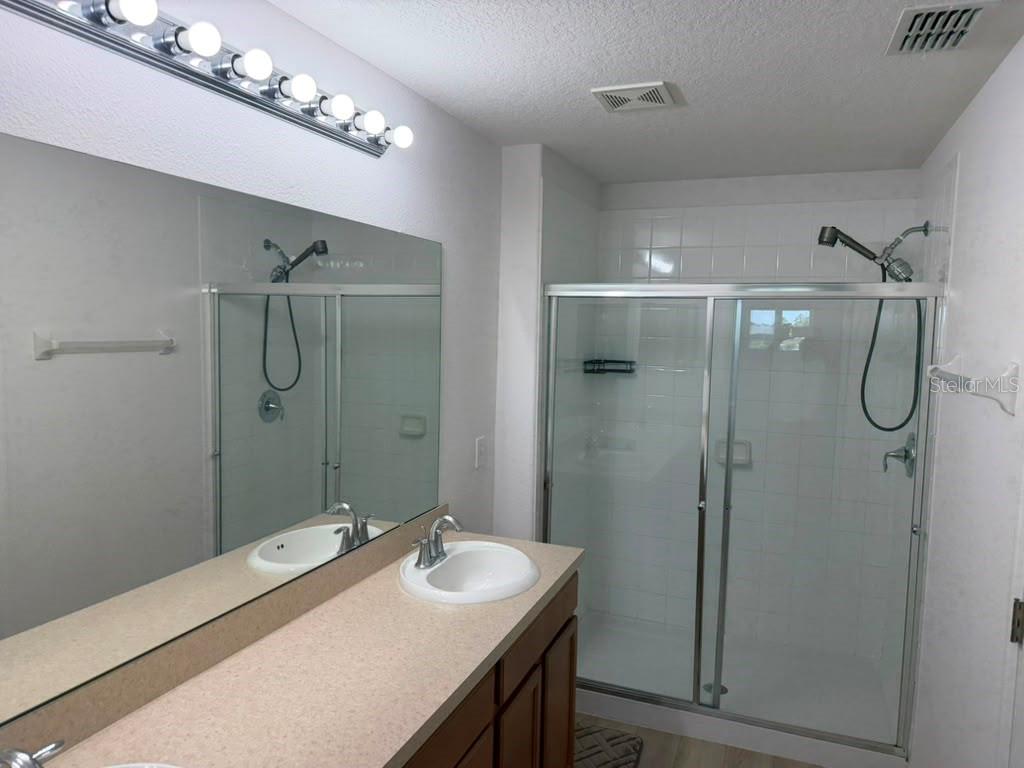1221 PRIORY CIR
