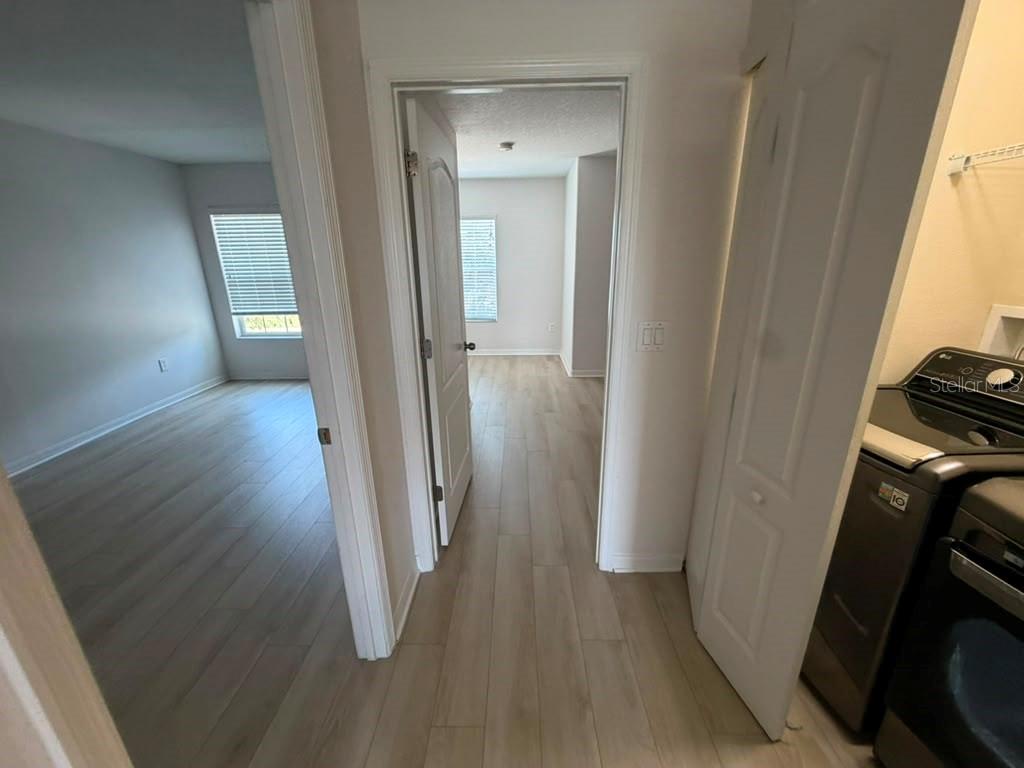 1221 PRIORY CIR