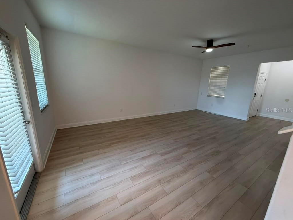 1221 PRIORY CIR