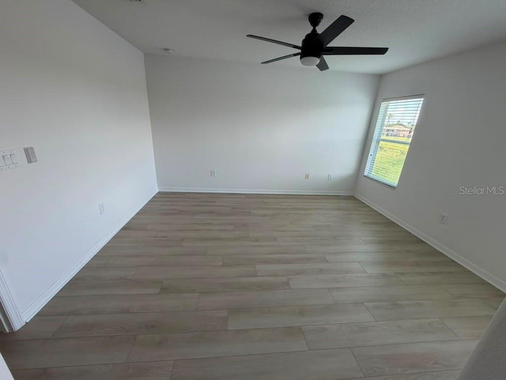 1221 PRIORY CIR