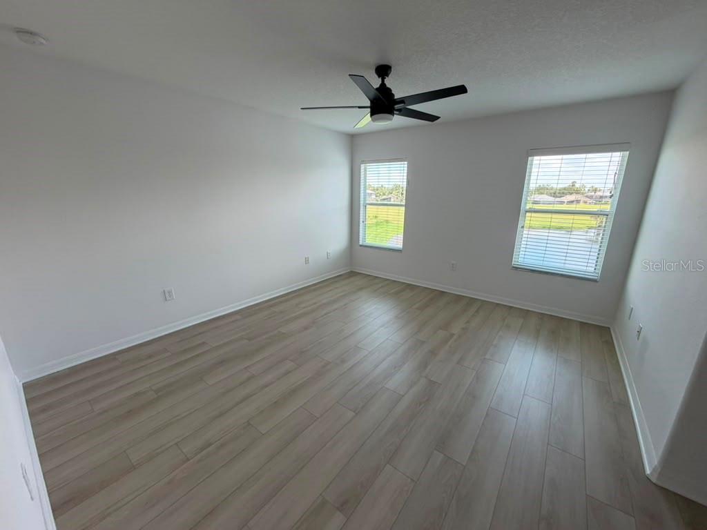 1221 PRIORY CIR