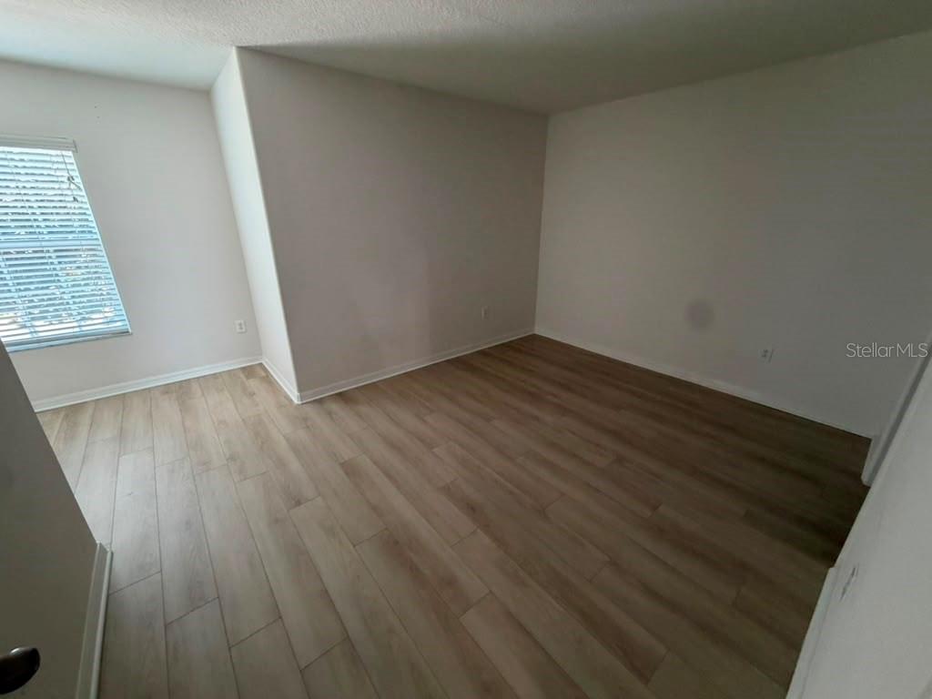 1221 PRIORY CIR