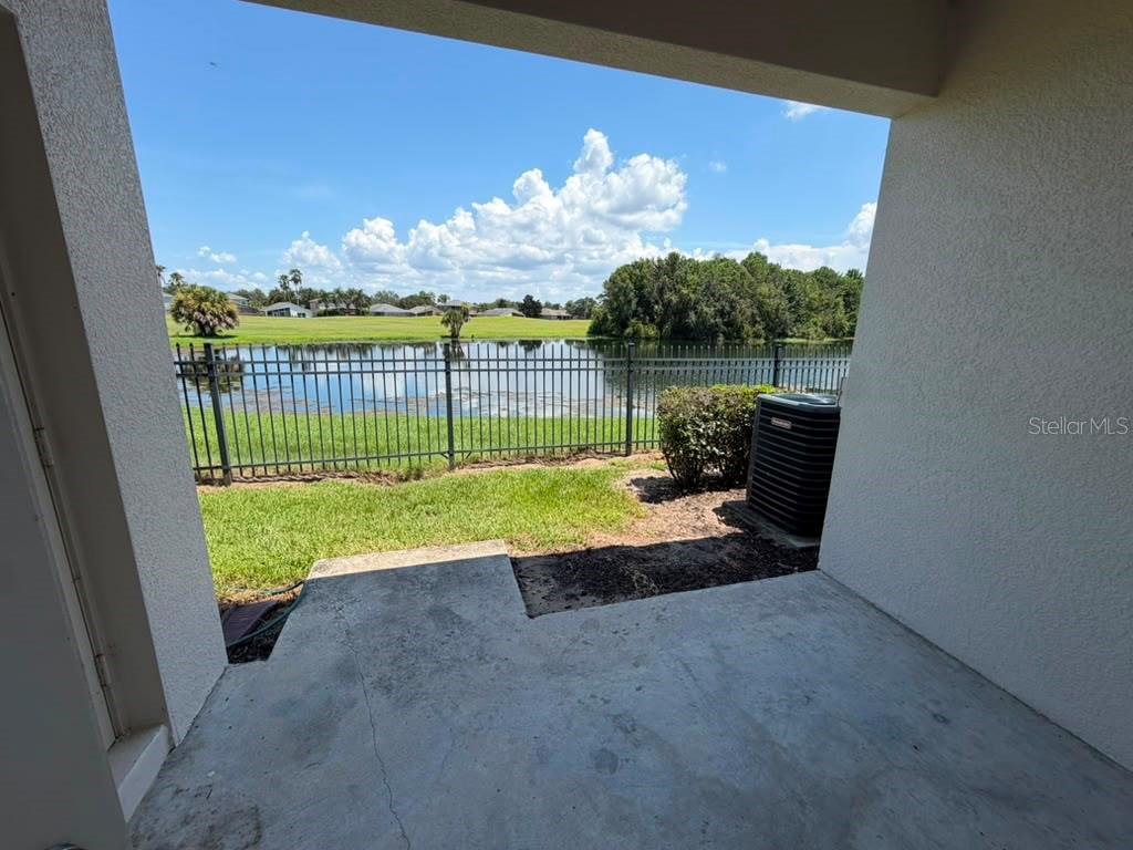 1221 PRIORY CIR