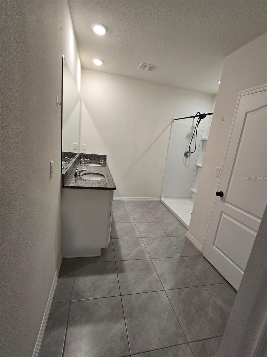 513 NICKEN GRV