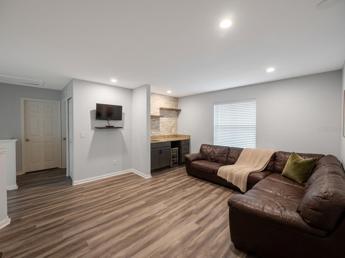 389 LAKEPARK TRL