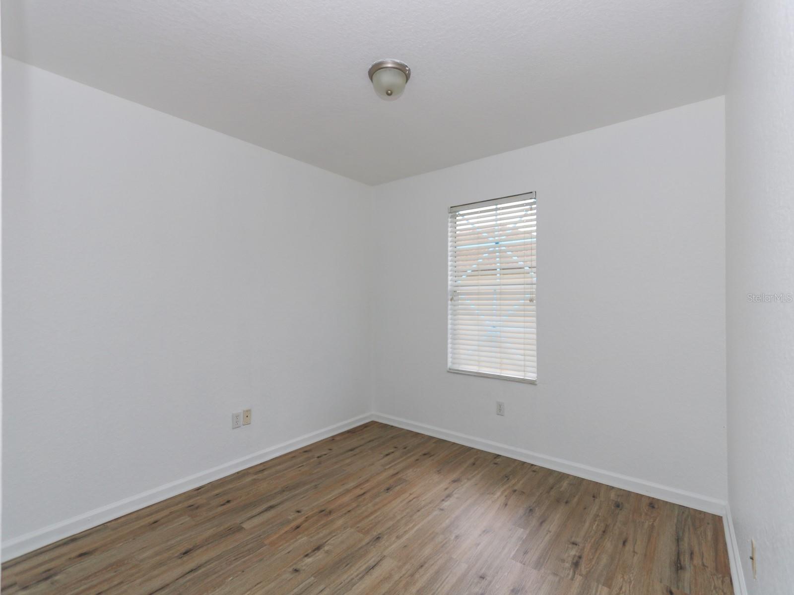 3006 THORNTON DR