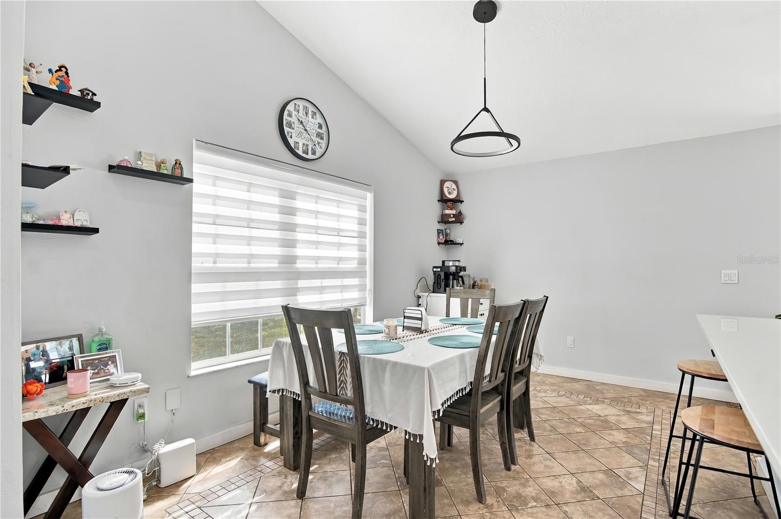 101 N ABERDEEN CIR