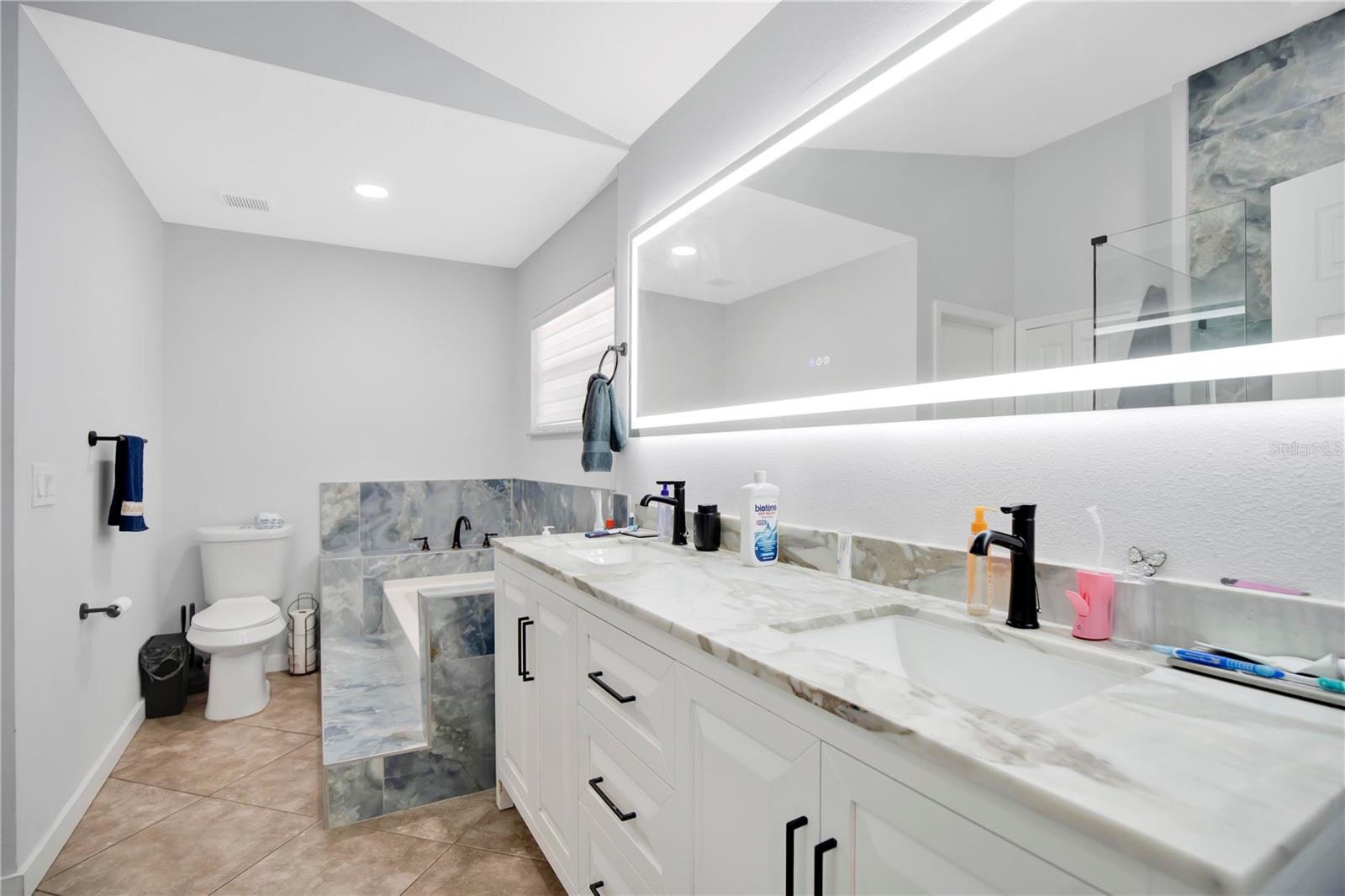 101 N ABERDEEN CIR