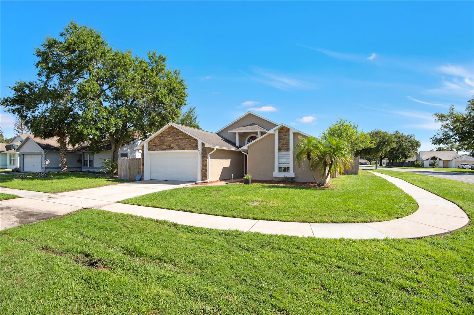 101 N ABERDEEN CIR