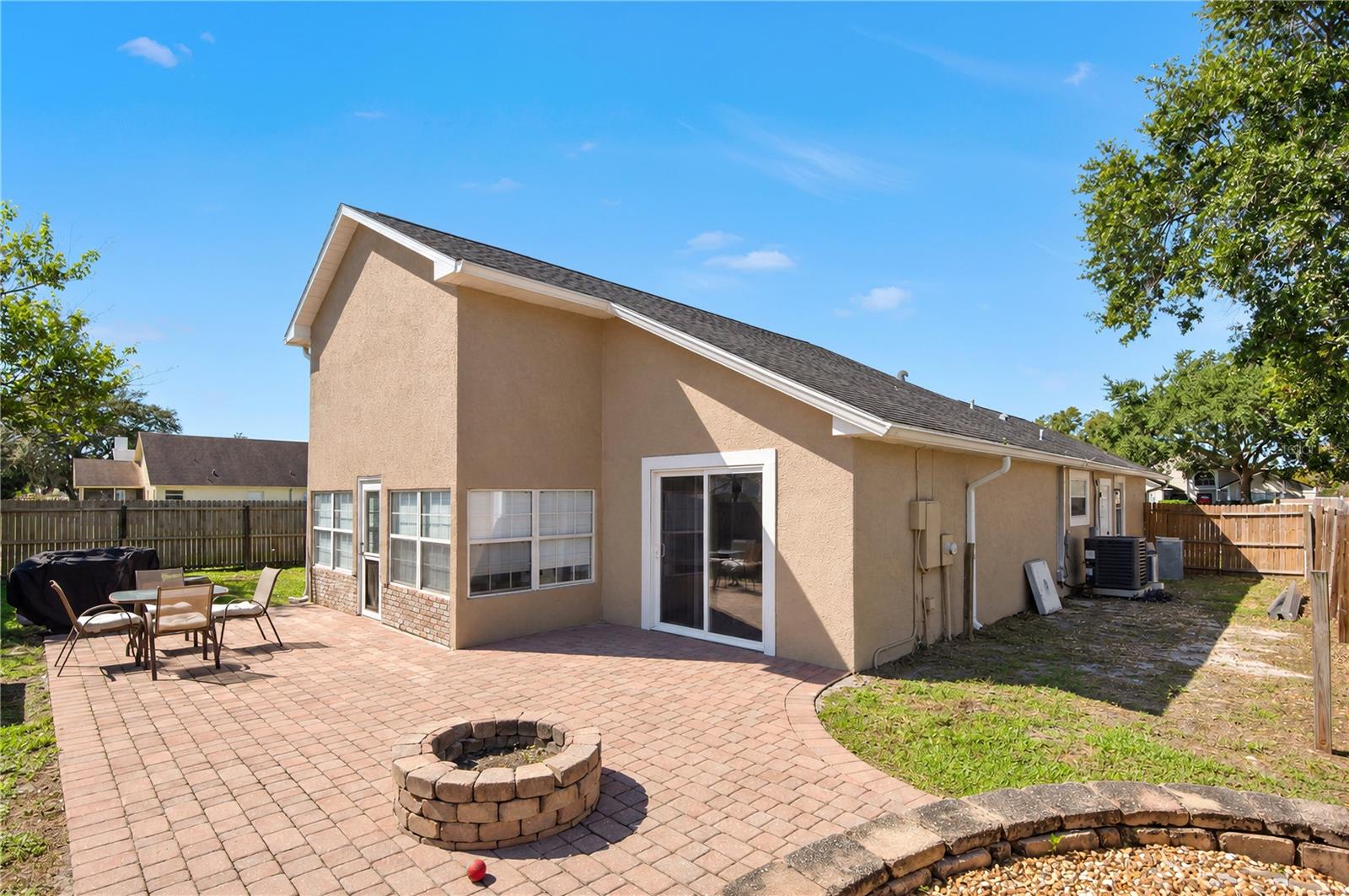 101 N ABERDEEN CIR