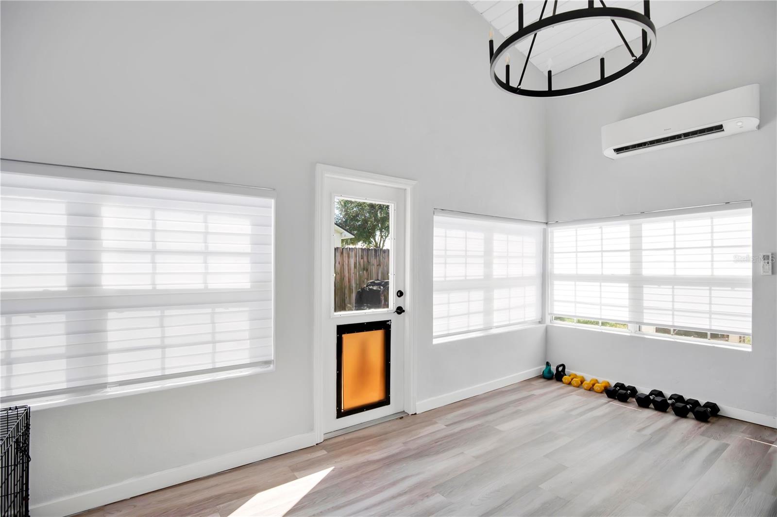 101 N ABERDEEN CIR