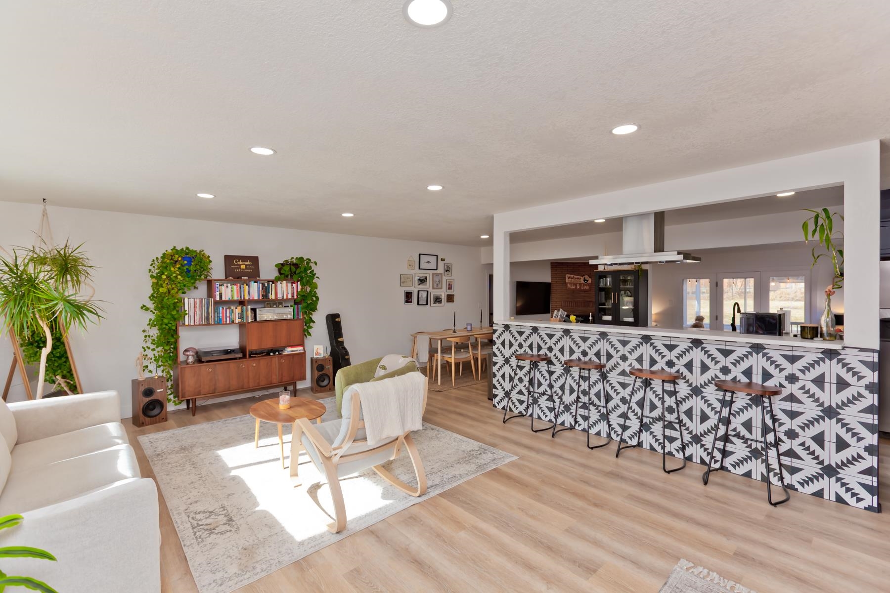 250 Walnut Avenue