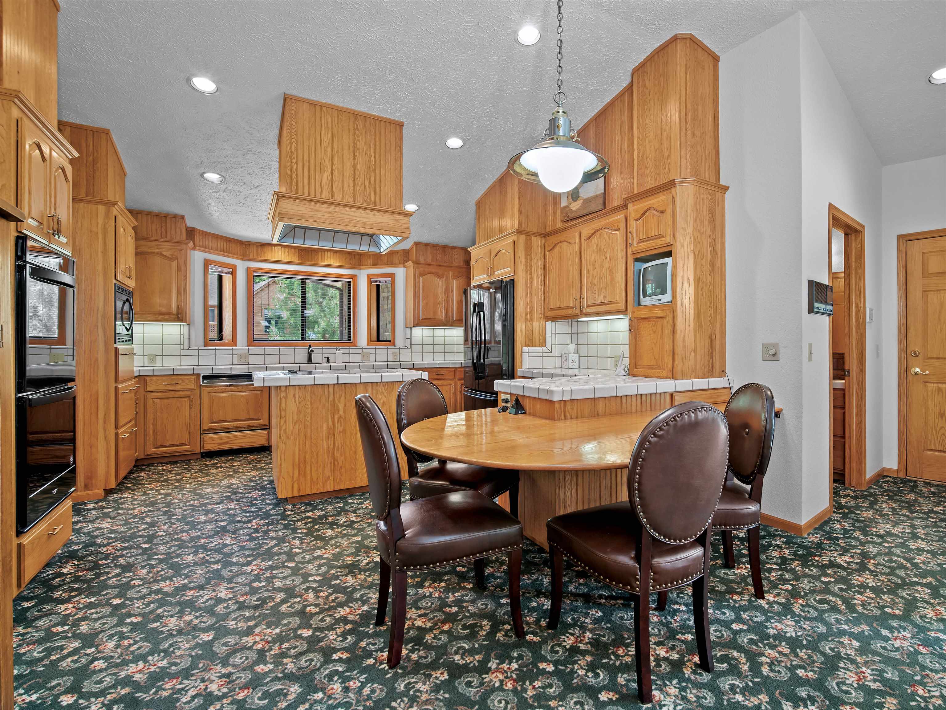 2695 Wilshire Court