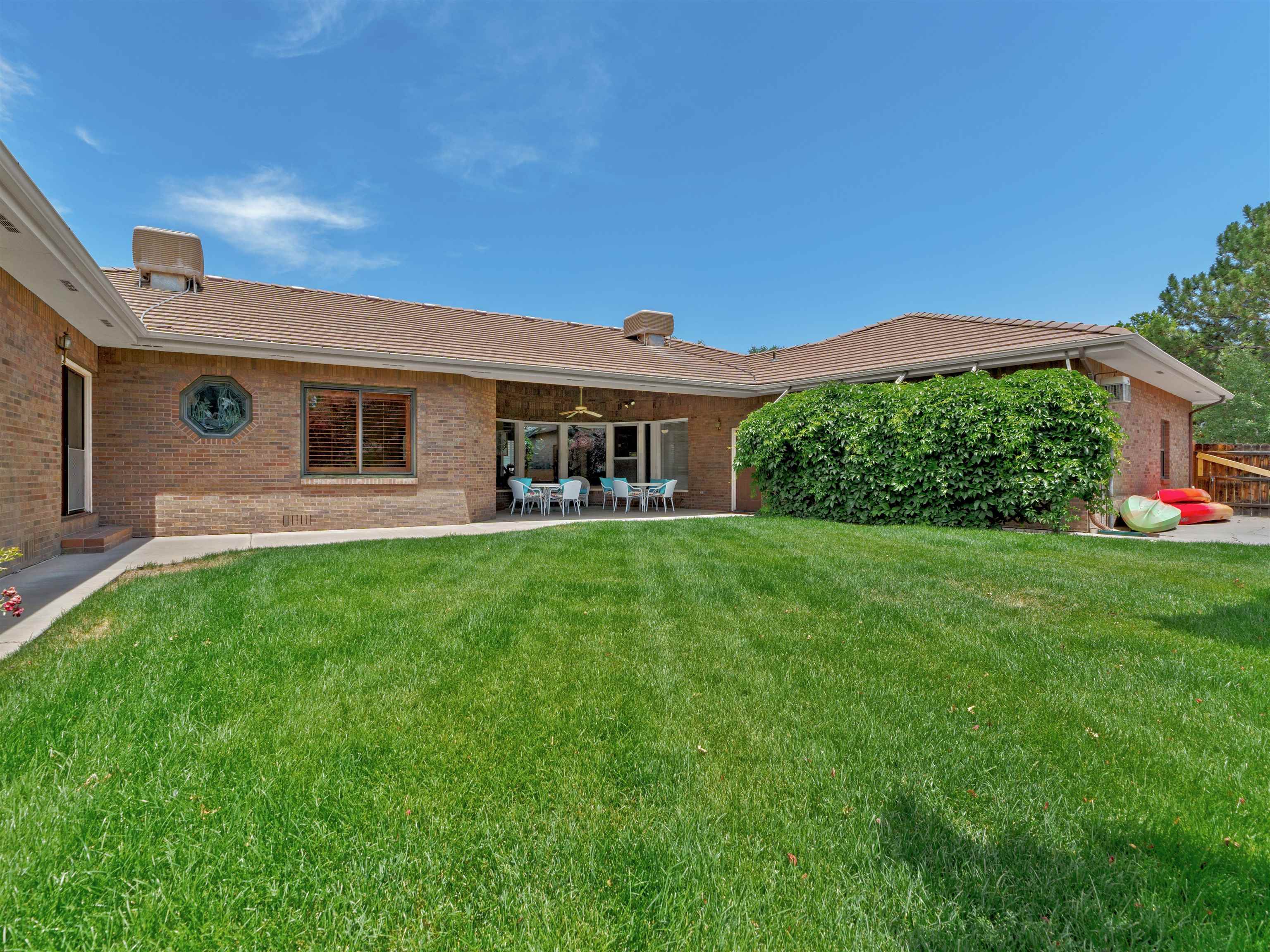 2695 Wilshire Court