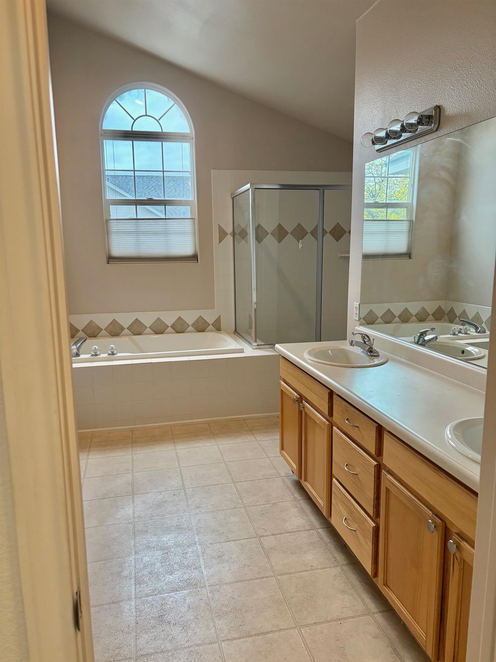 739 Glen Court Unit: 40