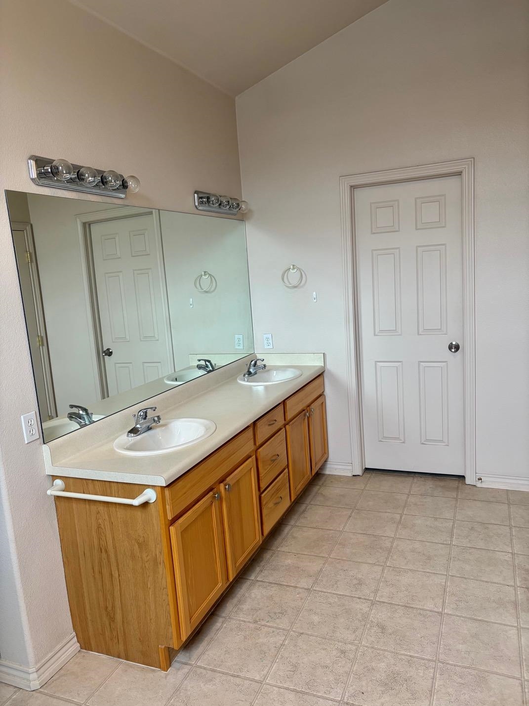 739 Glen Court Unit: 40