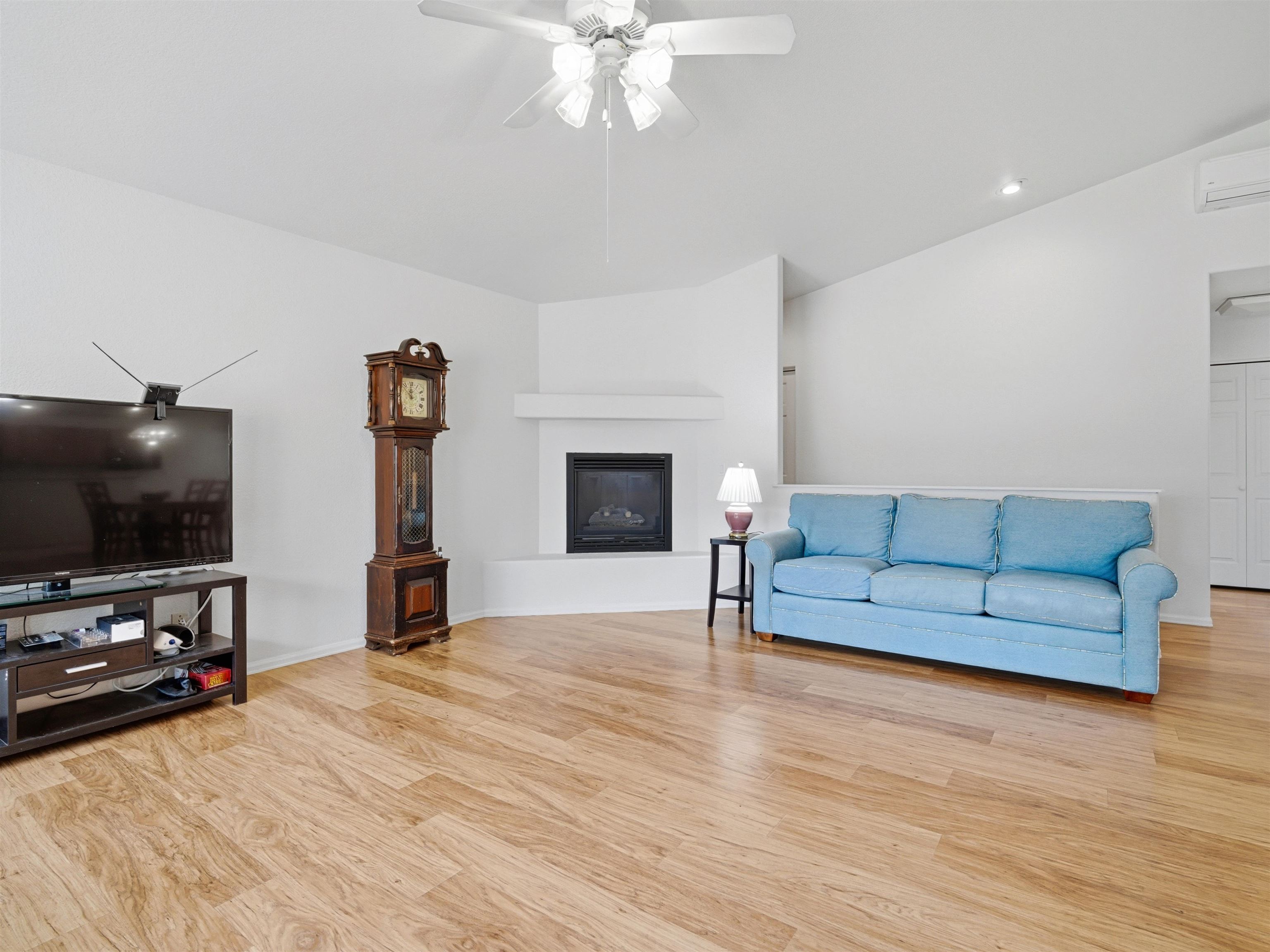 3082 Shadowbrook Court