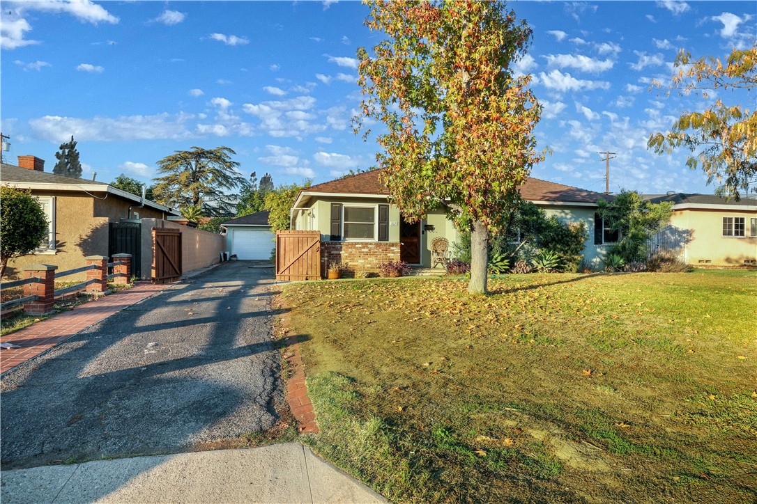 1821 W Alisal Street