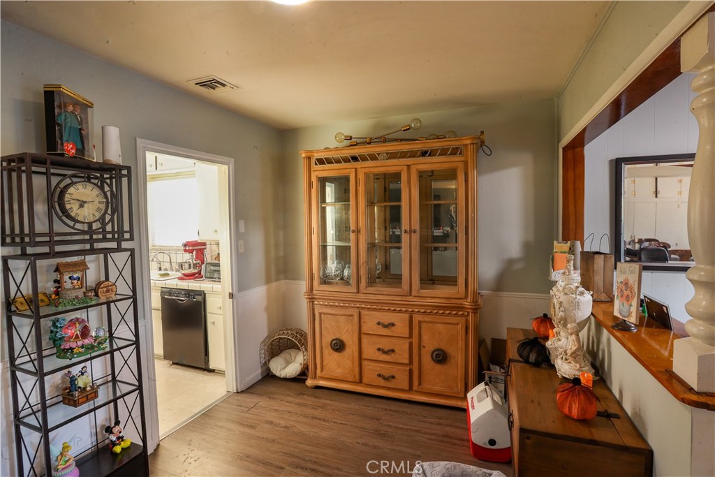 1821 W Alisal Street