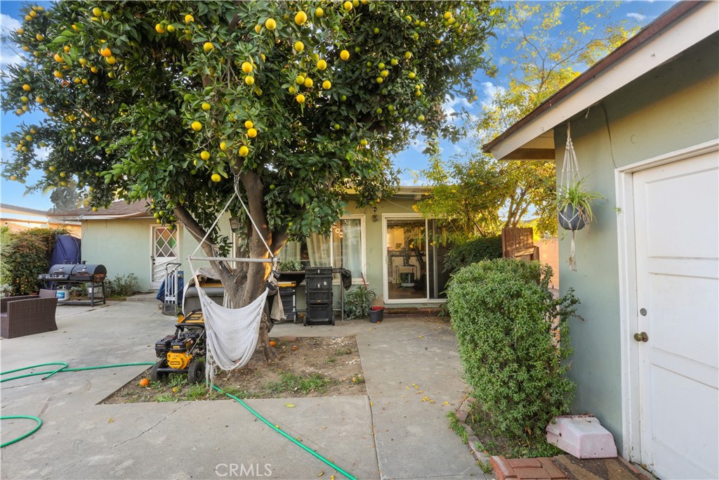 1821 W Alisal Street