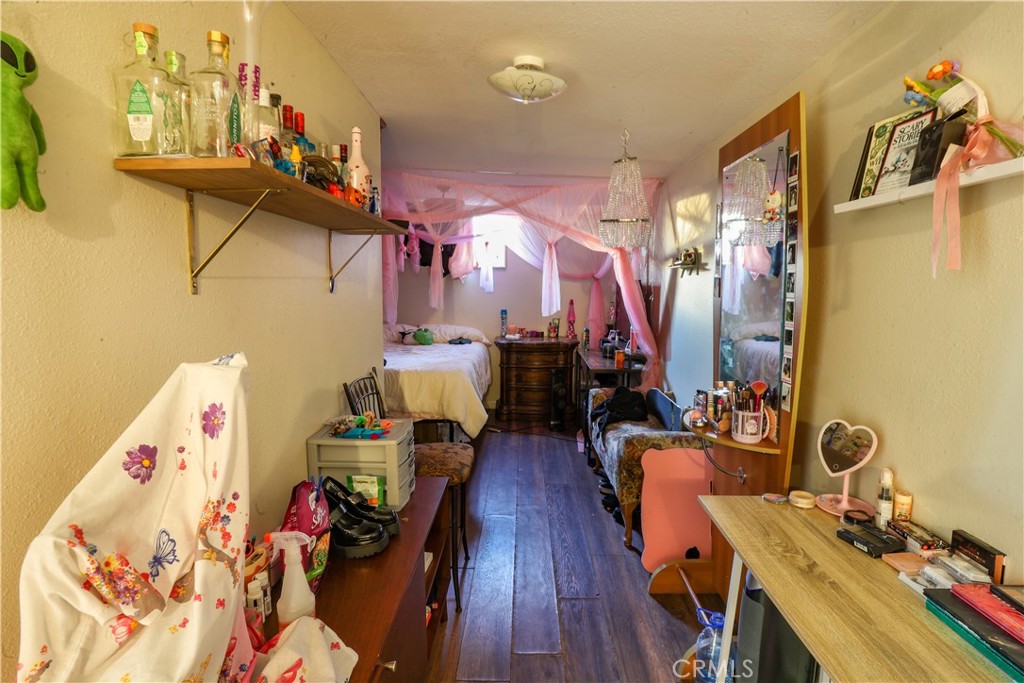 1821 W Alisal Street