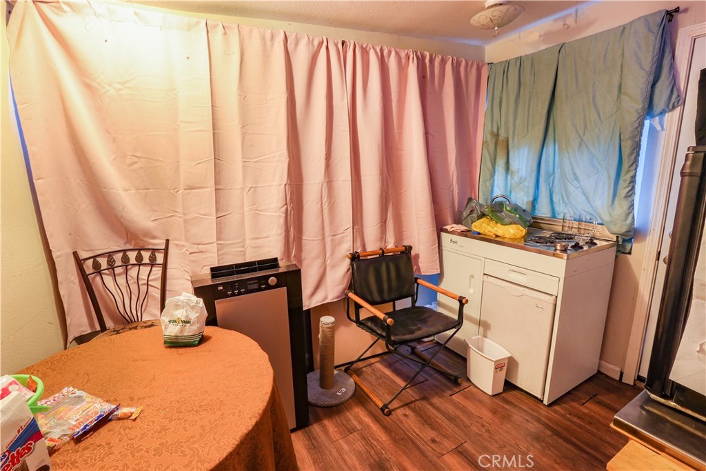 1821 W Alisal Street