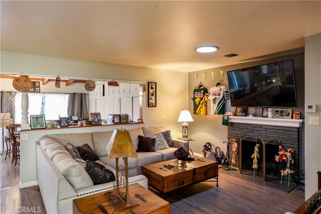 1821 W Alisal Street