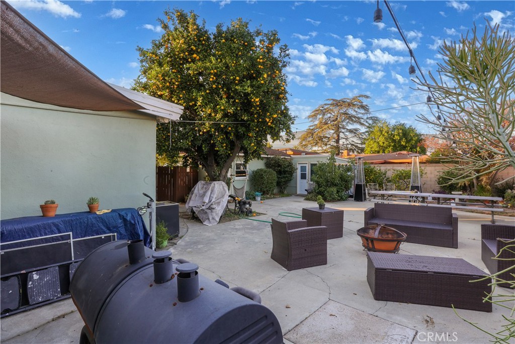 1821 W Alisal Street