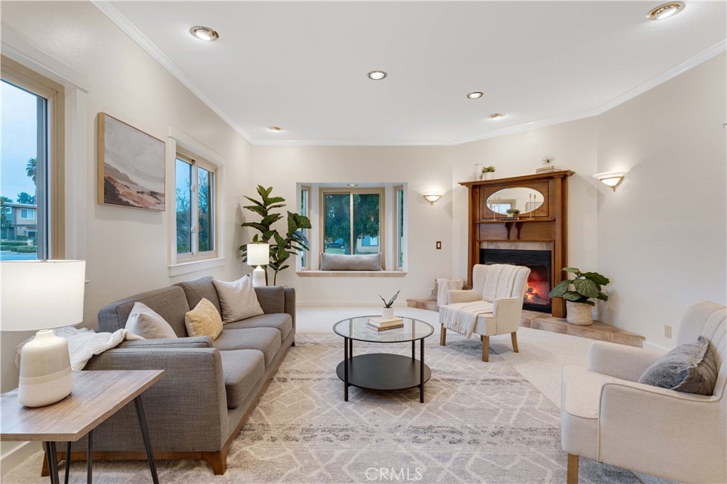 231 E Bennett Avenue