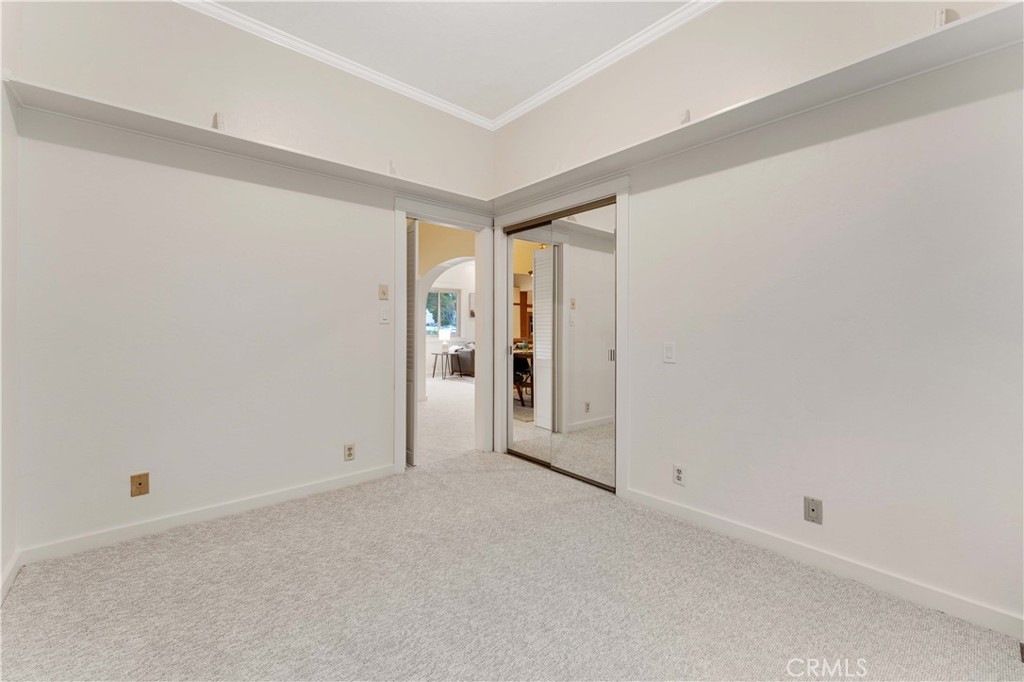 231 E Bennett Avenue