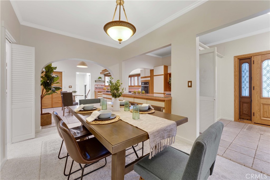 231 E Bennett Avenue