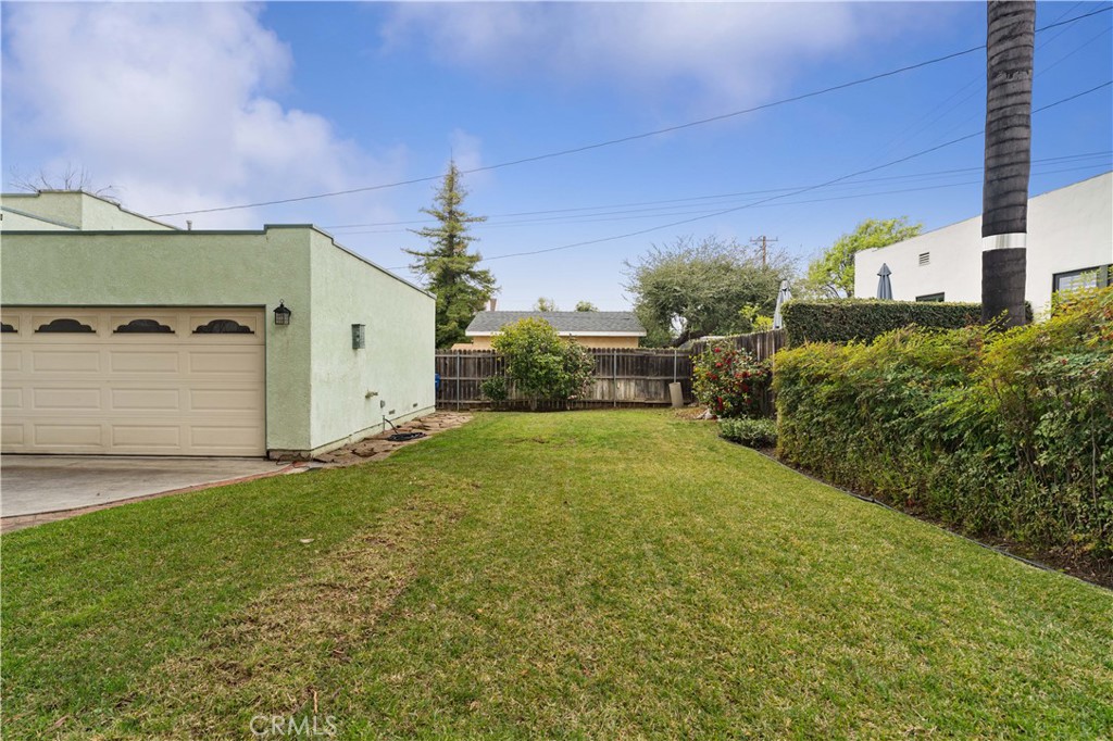 231 E Bennett Avenue