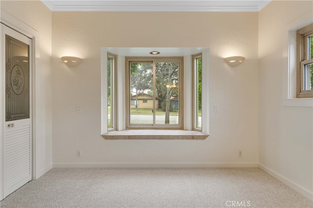 231 E Bennett Avenue