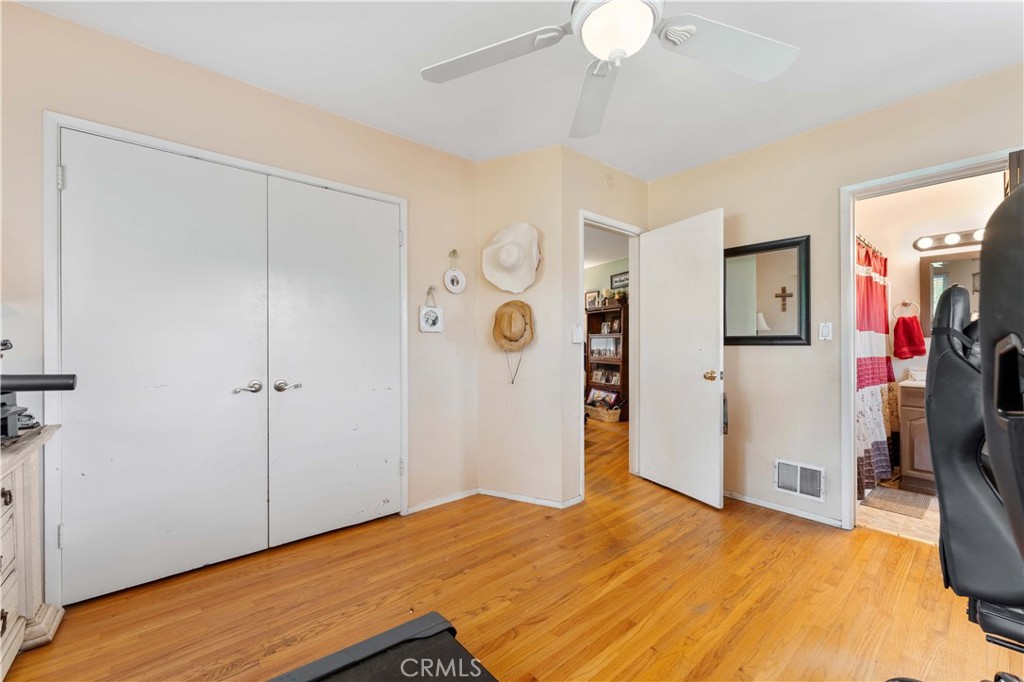 440 E Bennett Avenue