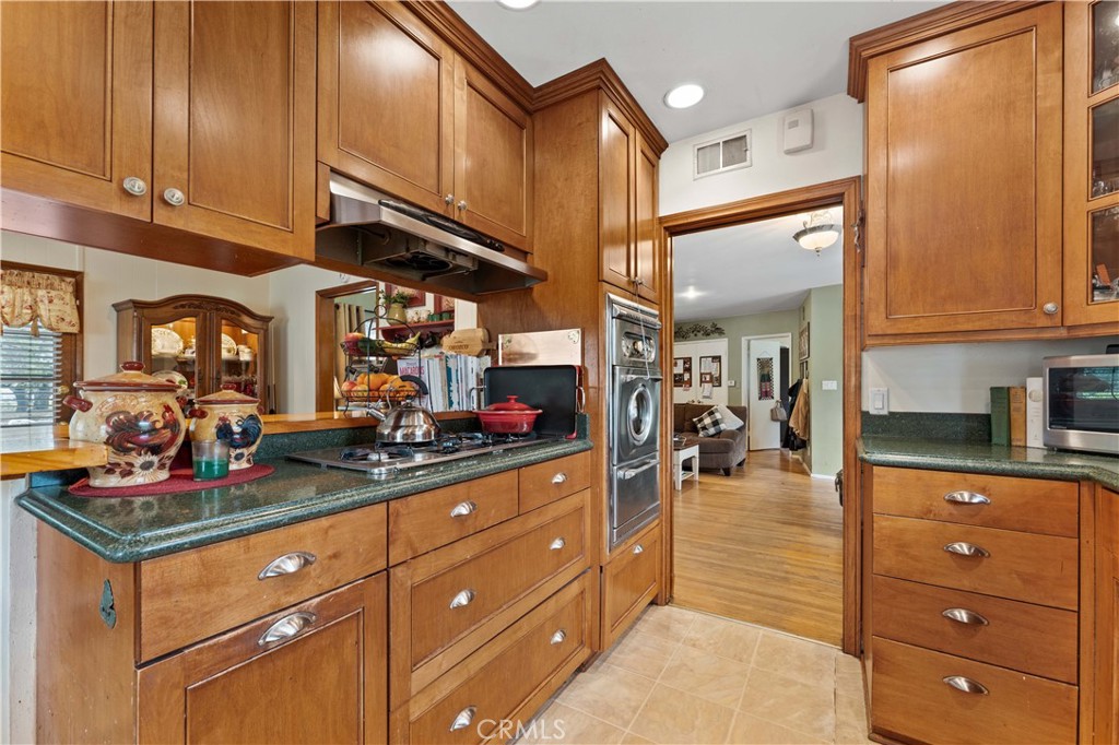 440 E Bennett Avenue